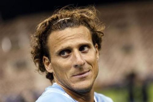 Forlan gãy 3 xương sườn