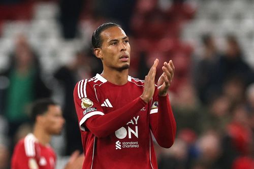 Van Dijk ở đâu trong khủng hoảng của Liverpool