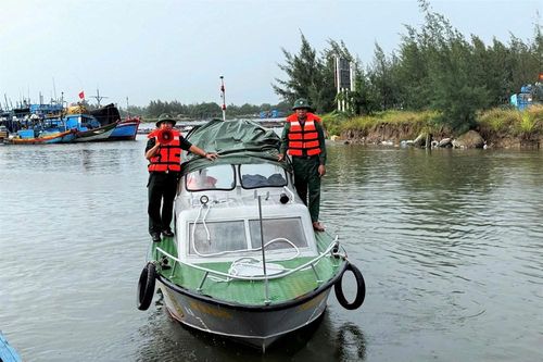 Tập trung ứng phó bão số 12 và mưa lớn gây nguy cơ ngập lụt, sạt lở đất, lũ quét