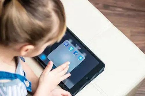 Cảnh báo mạng xã hội làm suy giảm nhận thức ở trẻ em