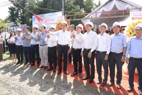 Đồng Tháp tổ chức xây dựng các cống ngăn mặn, triều cường