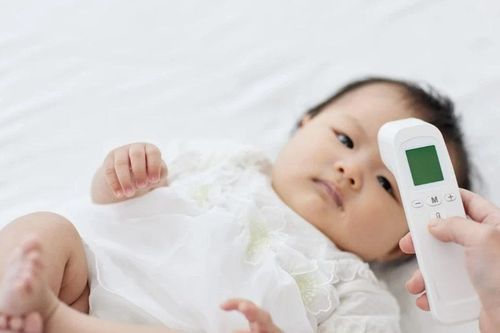 Bác sĩ cảnh báo nguy hiểm của trào lưu không dùng thuốc hạ sốt