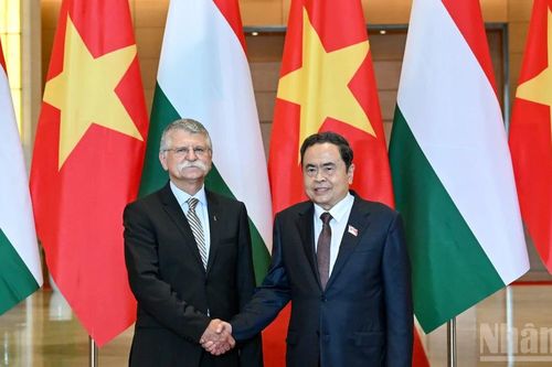 Chủ tịch Quốc hội Trần Thanh Mẫn hội đàm với Chủ tịch Quốc hội Hungary Kover Laszlo