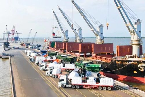Công nghiệp phía nam phục hồi mạnh mẽ và xuất siêu 18 tỷ USD