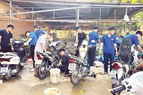 Hỗ trợ đồng bào khắc phục hậu quả thiên tai