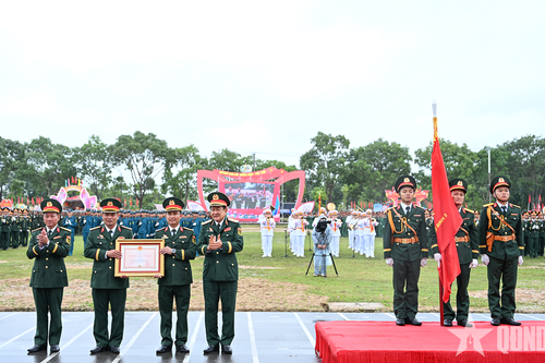 Thượng tướng Võ Minh Lương dự Lễ kỷ niệm 60 năm Ngày truyền thống Sư đoàn 2 (Quân khu 5)