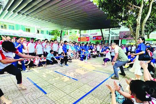 Mô hình trường học không điện thoại: Học sinh tăng cường giao tiếp, chăm vào thư viện