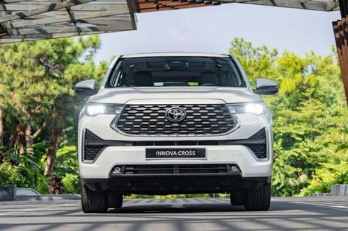 Toyota Innova Cross sắp có bản giá rẻ chỉ 700 triệu tại Việt Nam