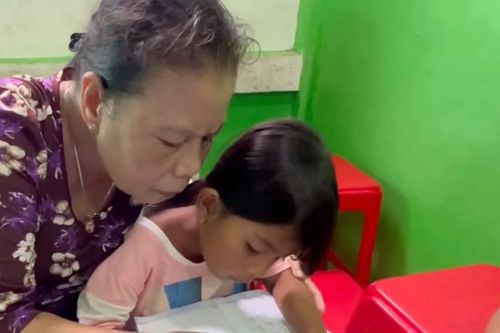 Thương trẻ mù chữ, cô giáo mầm non 25 năm mở lớp dạy học miễn phí