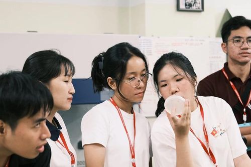 Hai nữ sinh bách khoa tỏa sáng trong thế giới khoa học công nghệ