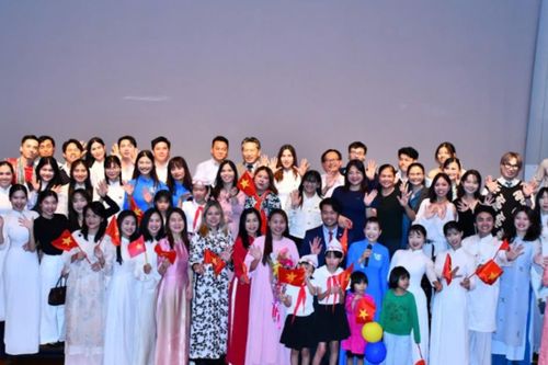 Tôn vinh vai trò người phụ nữ Việt Nam qua chương trình 'Tiếng Mẹ nơi xa'