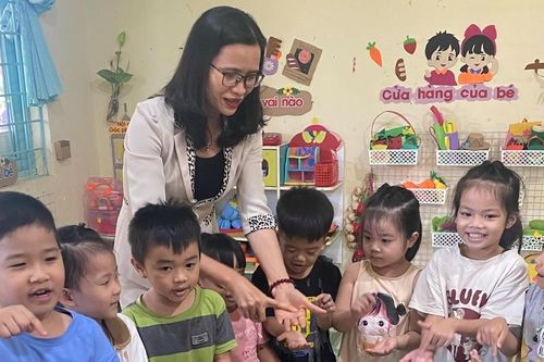 Nữ hiệu trưởng tận tâm, nhiệt huyết trên vùng cao Đăk Hà
