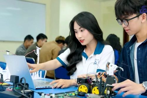 Những cô gái làm chủ công nghệ - Bài 1: Chinh phục 'lãnh địa' của phái mạnh