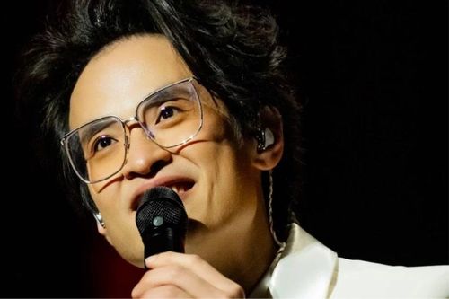 Hà Anh Tuấn: 'Tôi thuộc top ca sĩ hát tiếng Việt hay nhất thế giới'