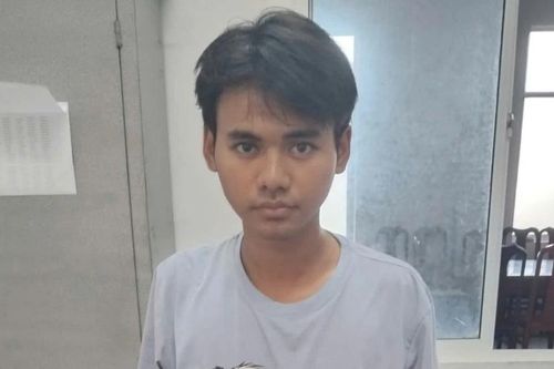 Cháu nội rủ bạn về phá cửa trộm sạch vàng và tiền của bà
