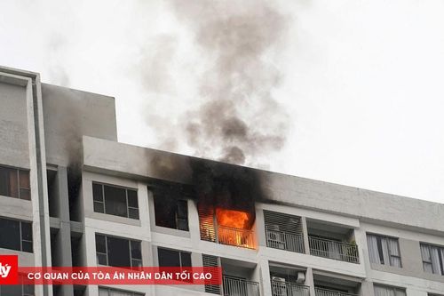 Cháy căn hộ tầng 27 chung cư ở TP.HCM