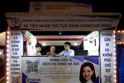 Hành chính công không 'ngủ' ở Hà Nội, tiện ích bất ngờ cho người dân