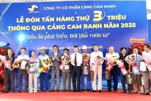 Khánh Hòa đón tấn hàng thứ 3 triệu qua Cảng Cam Ranh