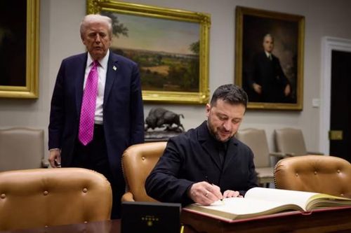 Báo Anh: Ông Trump nổi giận với ông Zelensky, cảnh báo Ukraine đối mặt hủy diệt