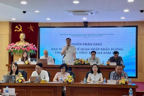 Bộ Công Thương phân giao hạn ngạch nhập khẩu 100.000 tấn đường