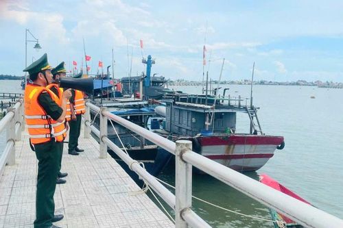 Thành phố Huế ban hành Công điện khẩn ứng phó với bão số 12