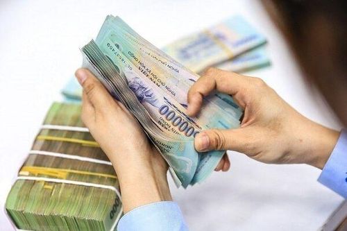 NHNN bơm ròng gần 9.000 tỷ đồng, lãi suất liên ngân hàng neo cao nhất hơn hai tháng