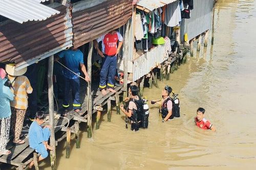 Khẩn trương tìm kiếm cháu bé nghi rơi xuống kênh xáng Xẻo Rô
