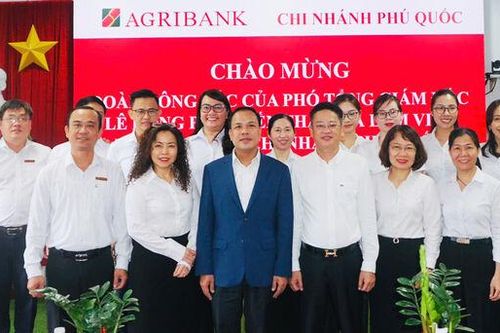 Phó Tổng Giám đốc Agribank Lê Hồng Phúc làm việc tại Agribank chi nhánh Phú Quốc