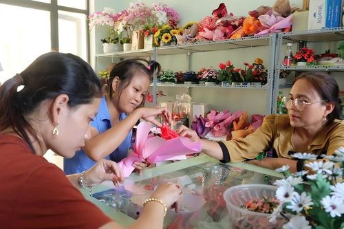 Nâng cao vị thế phụ nữ