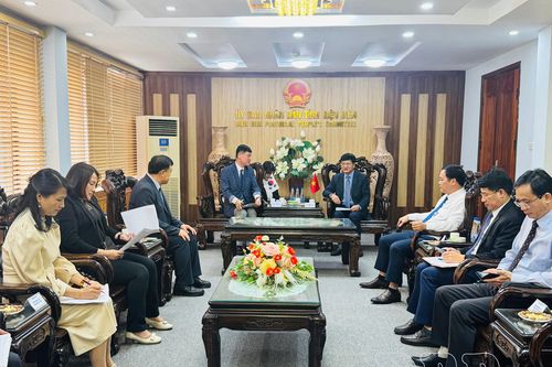 Chủ tịch UBND tỉnh Lê Thành Đô tiếp xã giao đoàn công tác Trung tâm Hỗ trợ Nhân lực Nông nghiệp và Ngư nghiệp tỉnh Gangwon-do (Hàn Quốc)