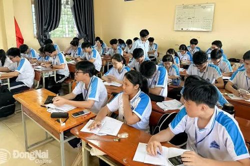 Không tạo áp lực đóng góp lên phụ huynh đầu năm học