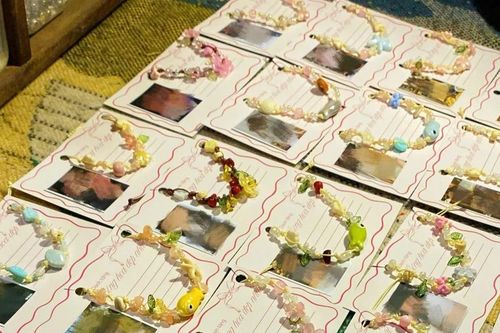 Workshop làm vòng tay thủ công hút giới trẻ Pleiku dịp 20-10