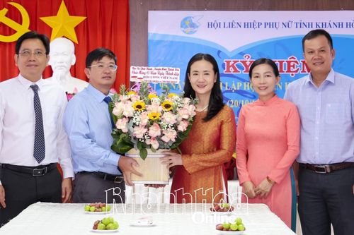 Báo và Phát thanh, Truyền hình Khánh Hòa thăm, chúc mừng Hội Liên hiệp Phụ nữ tỉnh