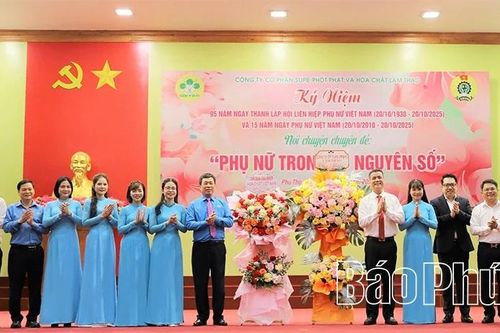 Nói chuyện chuyên đề 'Phụ nữ trong kỷ nguyên số'