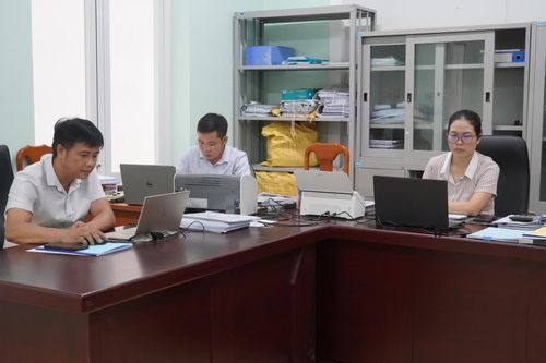 Đồng hành tháo gỡ vướng mắc cùng chính quyền cơ sở