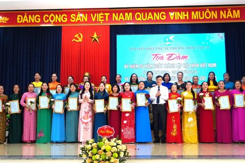 Phường Đồng Thuận: Biểu dương cán bộ phụ nữ tiêu biểu