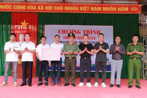 Hỗ trợ 320 triệu đồng cho trường học tại xã Hoàng Su Phì khắc phục hậu quả mưa bão