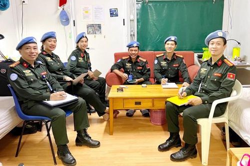 Bài 1: Sự ra đời của một chi bộ Đảng đặc biệt