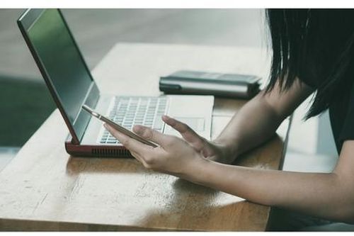 Bẫy 'chat sex' trên mạng xã hội: Mất danh dự, mất tiền