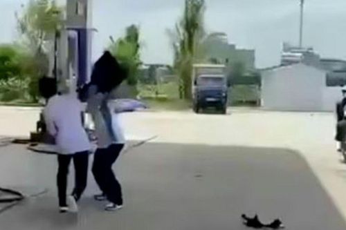 Vụ nam sinh lớp 12 bị học sinh lớp 11 đâm tử vong ở Thanh Hóa: Hé lộ nguyên nhân xót xa