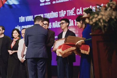 Khen thưởng các tập thể, cá nhân có thành tích xuất sắc trong lan tỏa nghĩa tình Việt Nam-Cuba