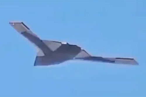 UAV tàng hình bí ẩn của Trung Quốc lần đầu bay thử