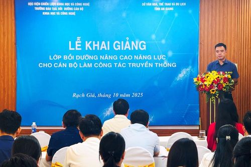 Nâng cao năng lực cho cán bộ thông tin và truyền thông tại An Giang