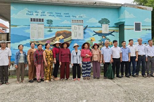 Ra mắt tuyến đường bích họa giảm nhựa ở điểm đến Ngư Mỹ Thạnh