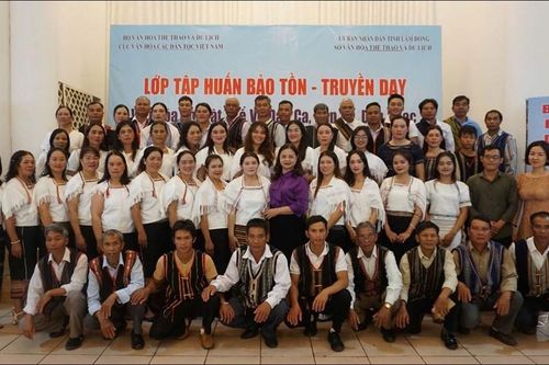 Gìn giữ di sản văn hóa phi vật thể của người Chu Ru