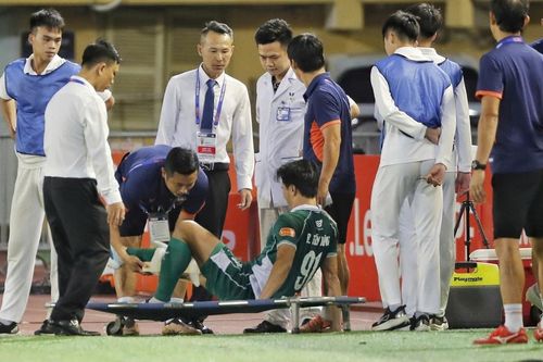 Tin nóng bóng đá Việt hôm nay 21/10: U22 Việt Nam tự tin cạnh tranh HCV SEA Games; Bùi Tiến Dũng chấn thương nặng