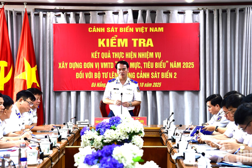 Cảnh sát biển Việt Nam kiểm tra Vùng Cảnh sát biển 2