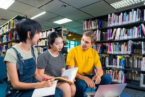 Tri thức vượt biên giới và khuôn mẫu: Giáo dục của tương lai
