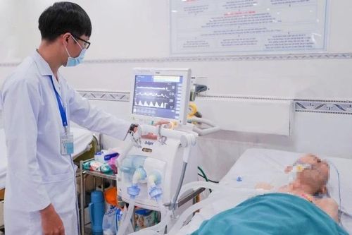 Cứu cụ bà 91 tuổi mắc 4 bệnh nguy kịch, tỷ lệ tử vong cao