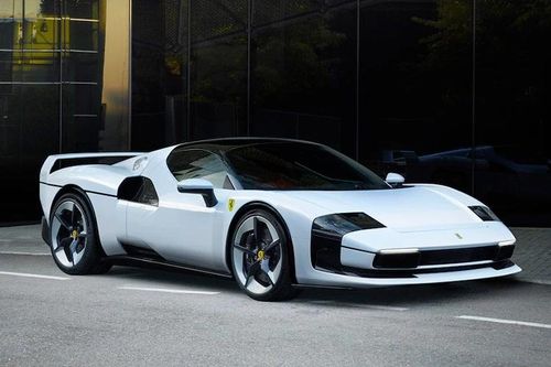 Ferrari SC40 - siêu xe 'hàng thửa' tôn vinh tới biểu tượng F40